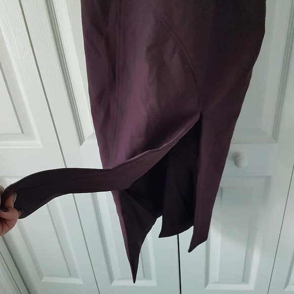 Cinq a Sept Dark Cherry Melina Halter Style Open Shoulder Cocktail Sheath Dress - Picture 8 of 16